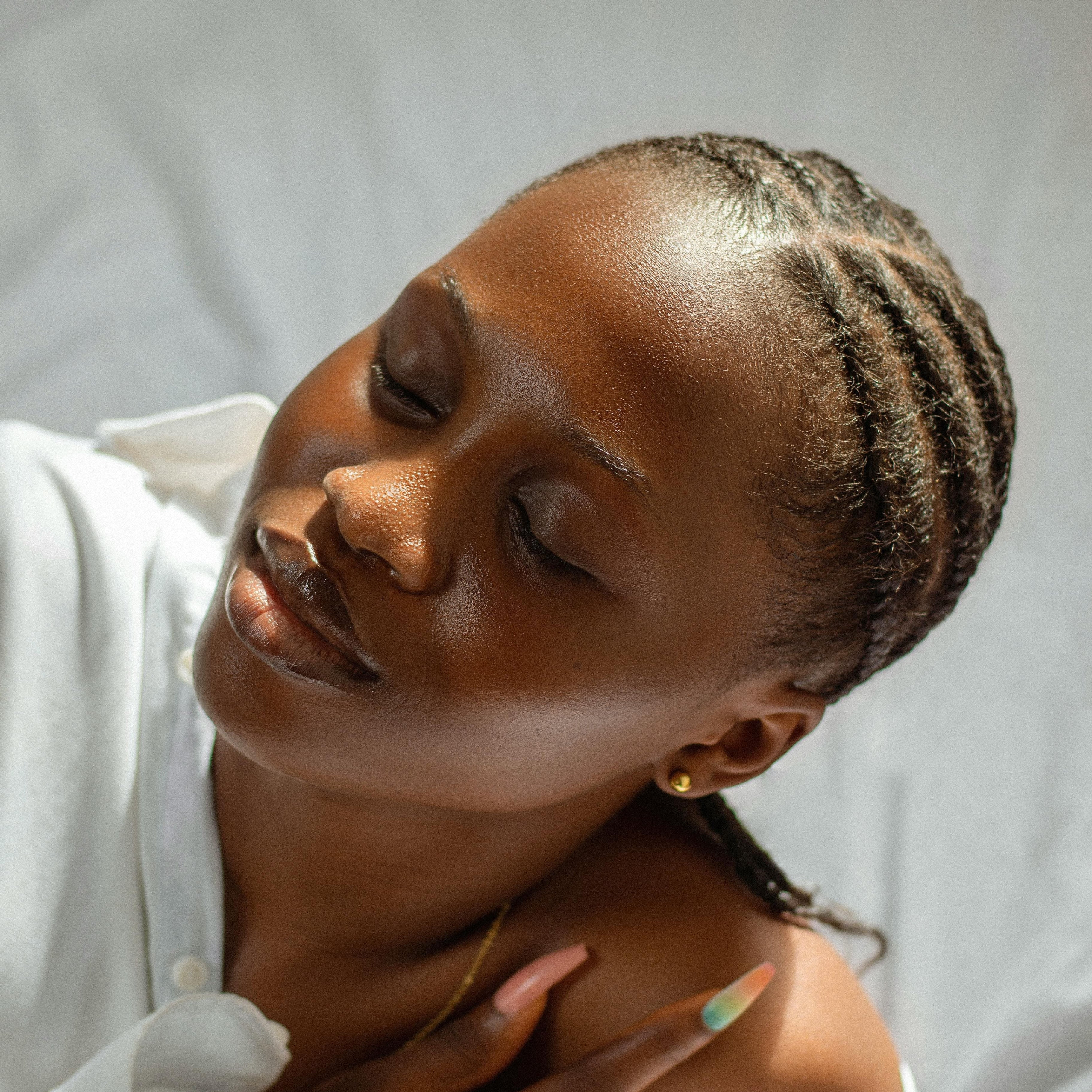 Coiffure sur cheveux crépus : idées tendance et conseils pour 2026