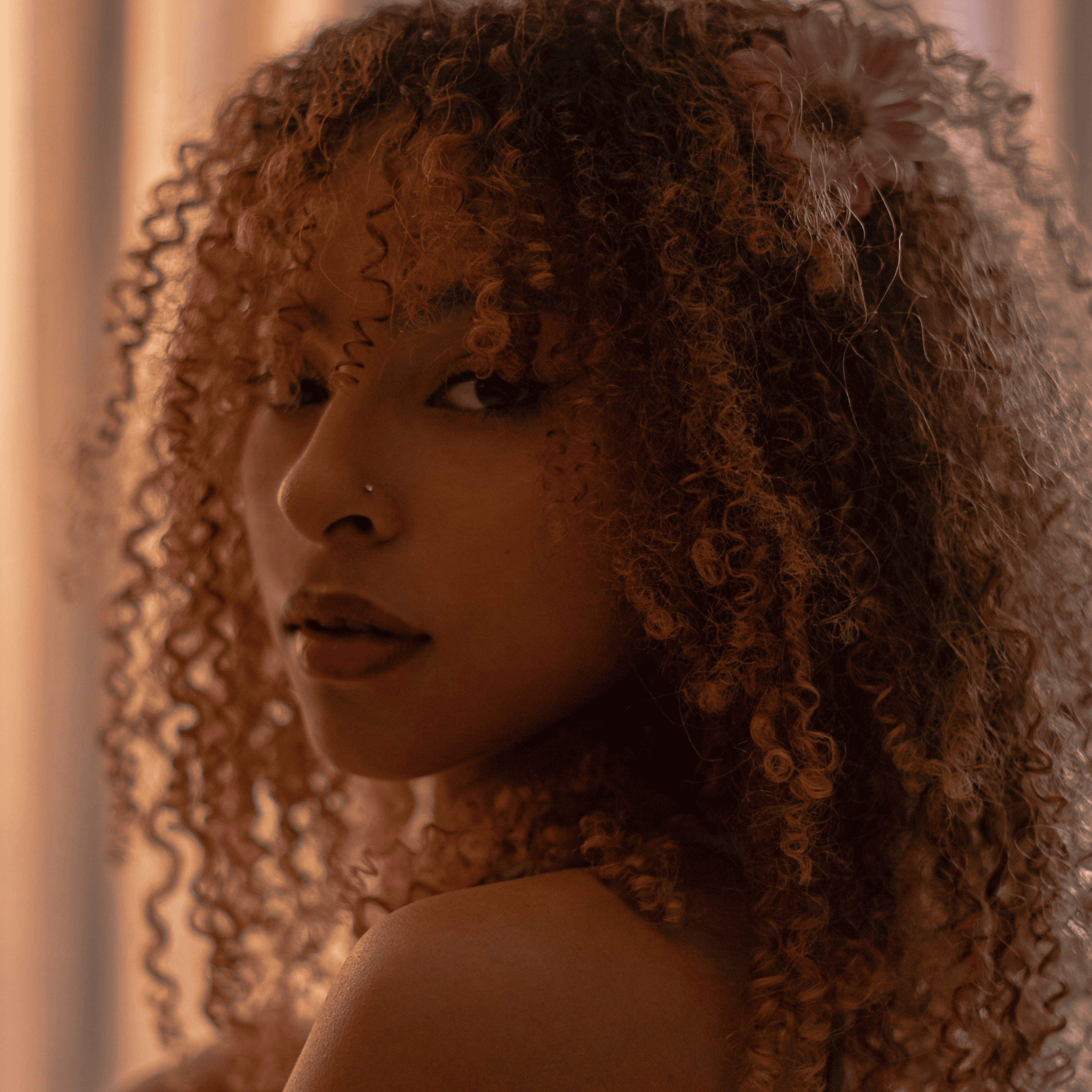 Comment retrouver ses boucles d'enfance après des années de lissage ?