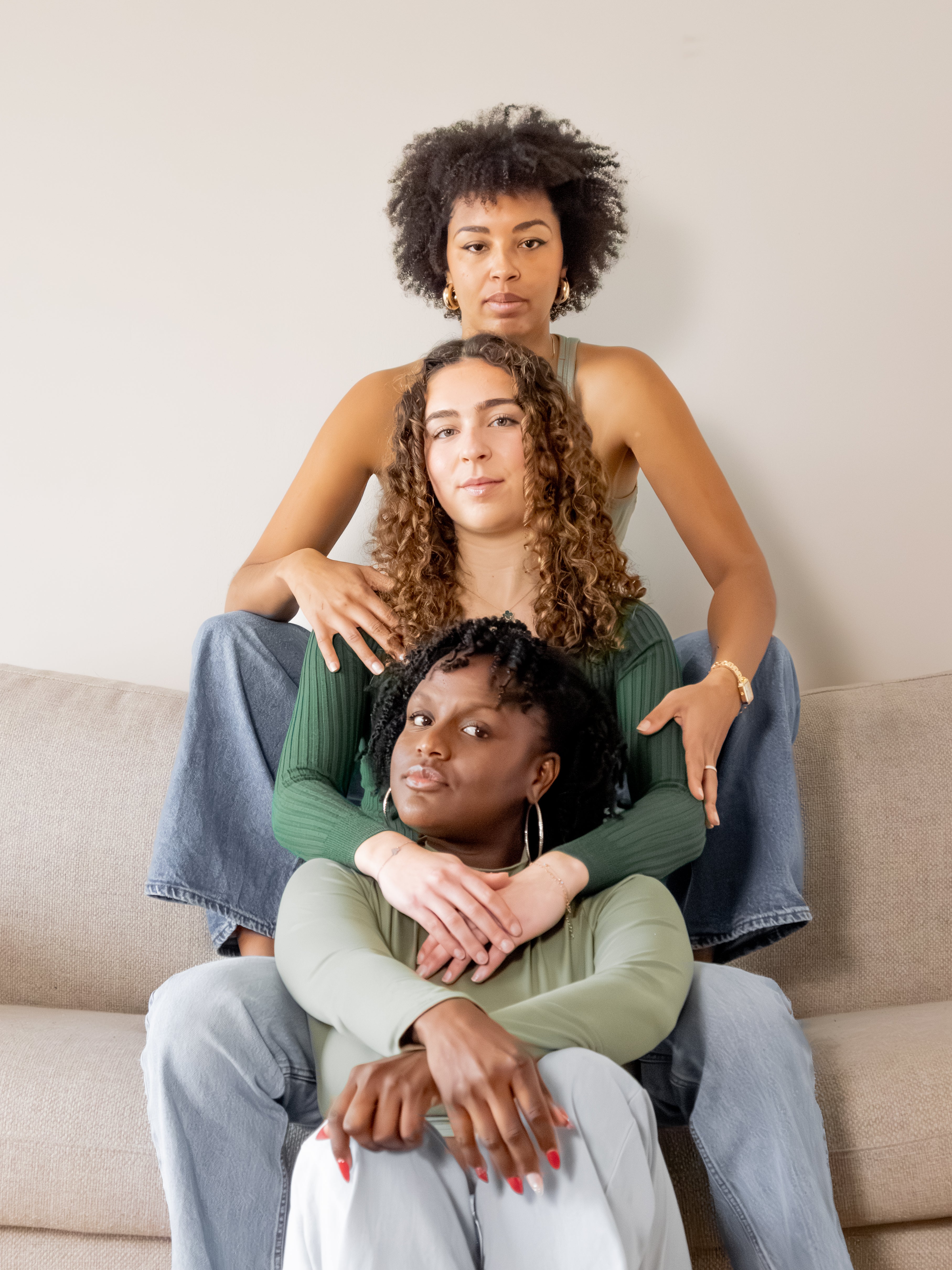 trio cheveux bouclés frisés et crépus dalinga